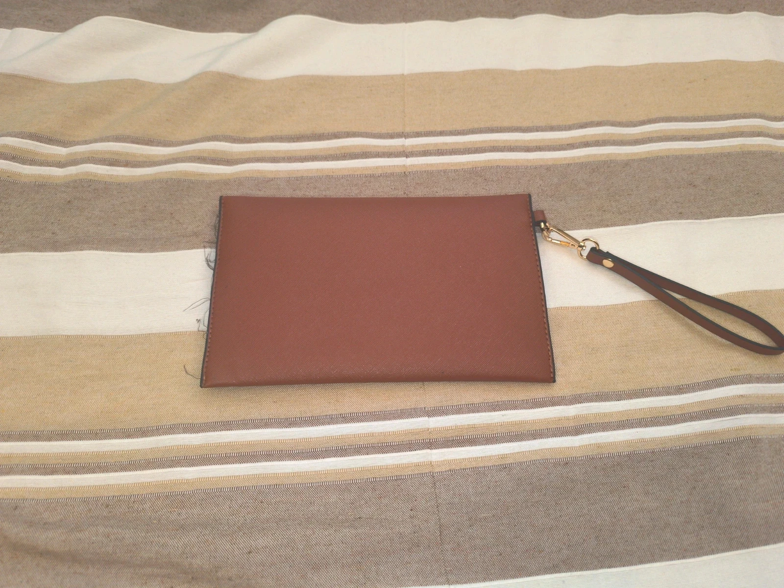 Stijlvolle bruine clutch met afneembare band - Formaat voor avond / ceremonie – photo 2
